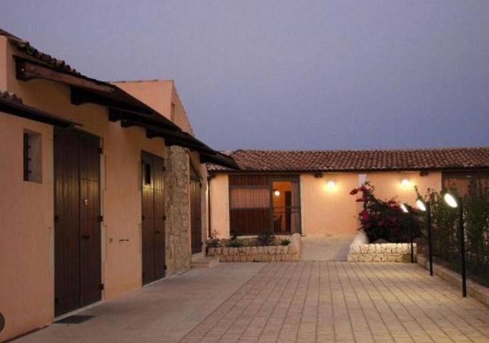 Agriturismo La Fiumara Noto Exterior foto